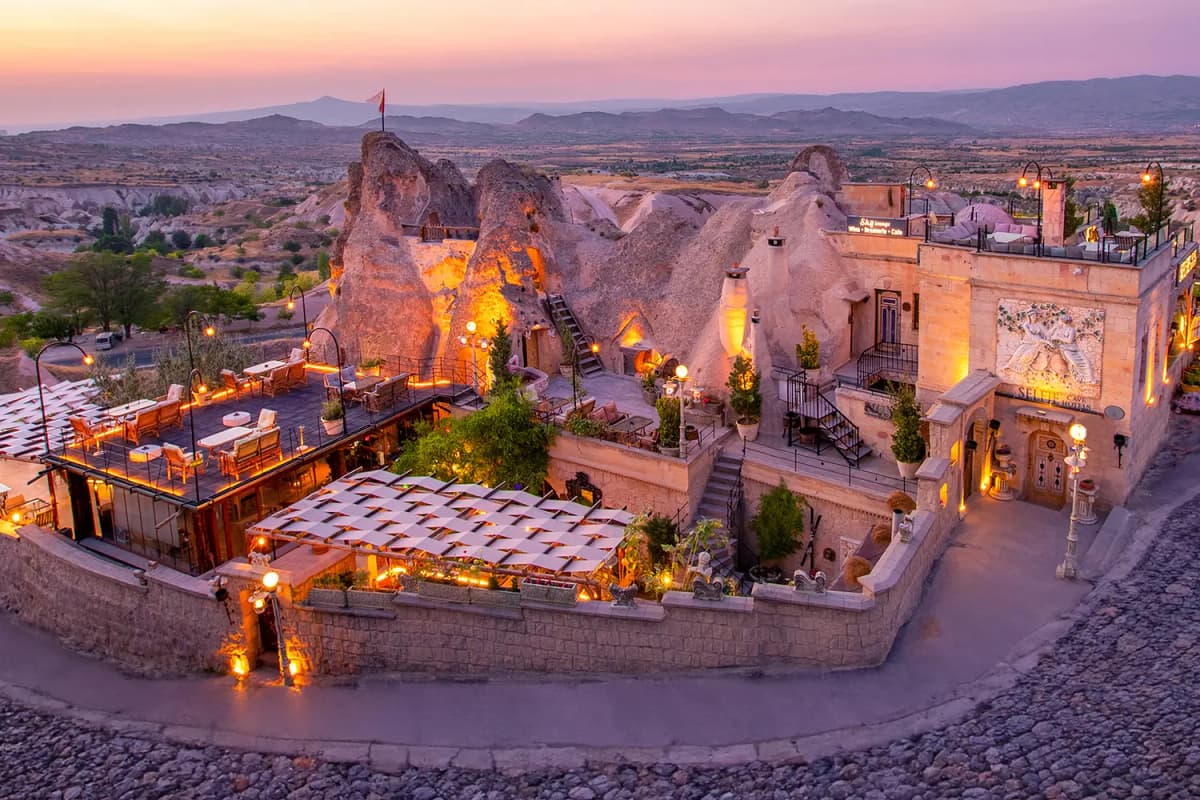 Selfie Cave Hotels Çevre